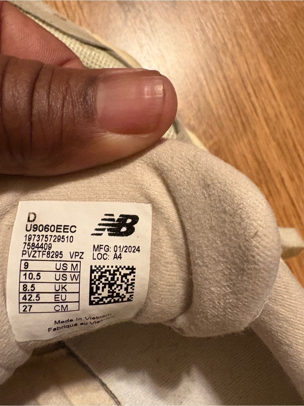 New Balance Sage Green & Light Gray Mesh New Balance Men's 9060 Running Shoes, - Picture 7 of 11